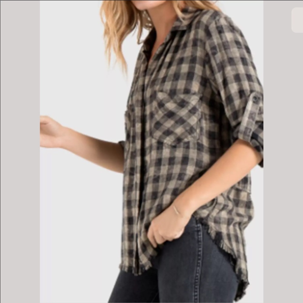 Cloth & Stone Fray Hem Split Back Buttondown Shirt